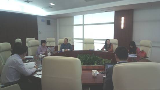 2014-11-21杜玲區(qū)長聽取十三五前期研究匯報(bào).jpg